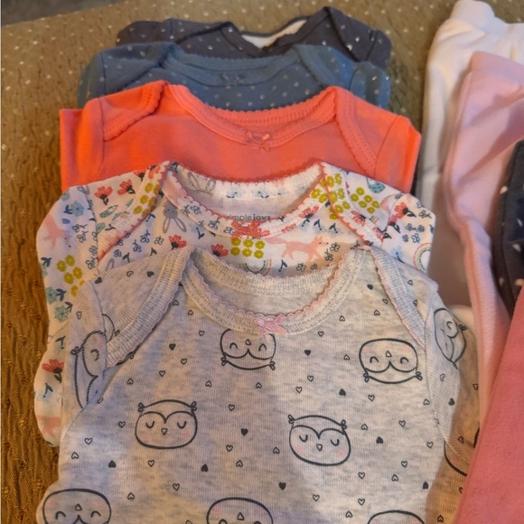 Girls newborn everyday outfits. By Carter - Picture 5 of 6